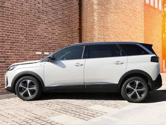 Peugeot 5008 view 3