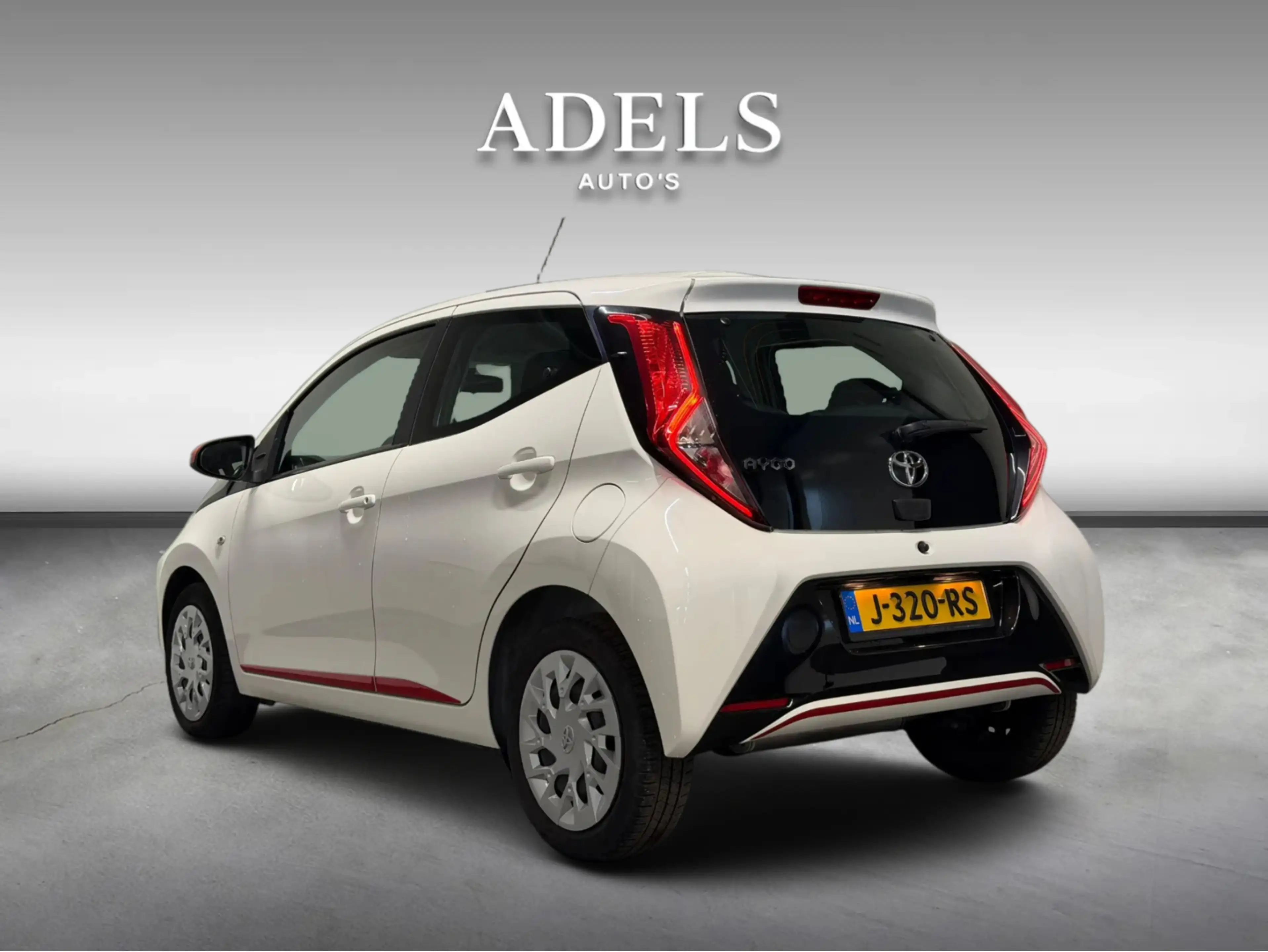 Toyota Aygo 1.0 VVT-i x-play NAVI NL Auto NAP Camera Cruise — photo 5