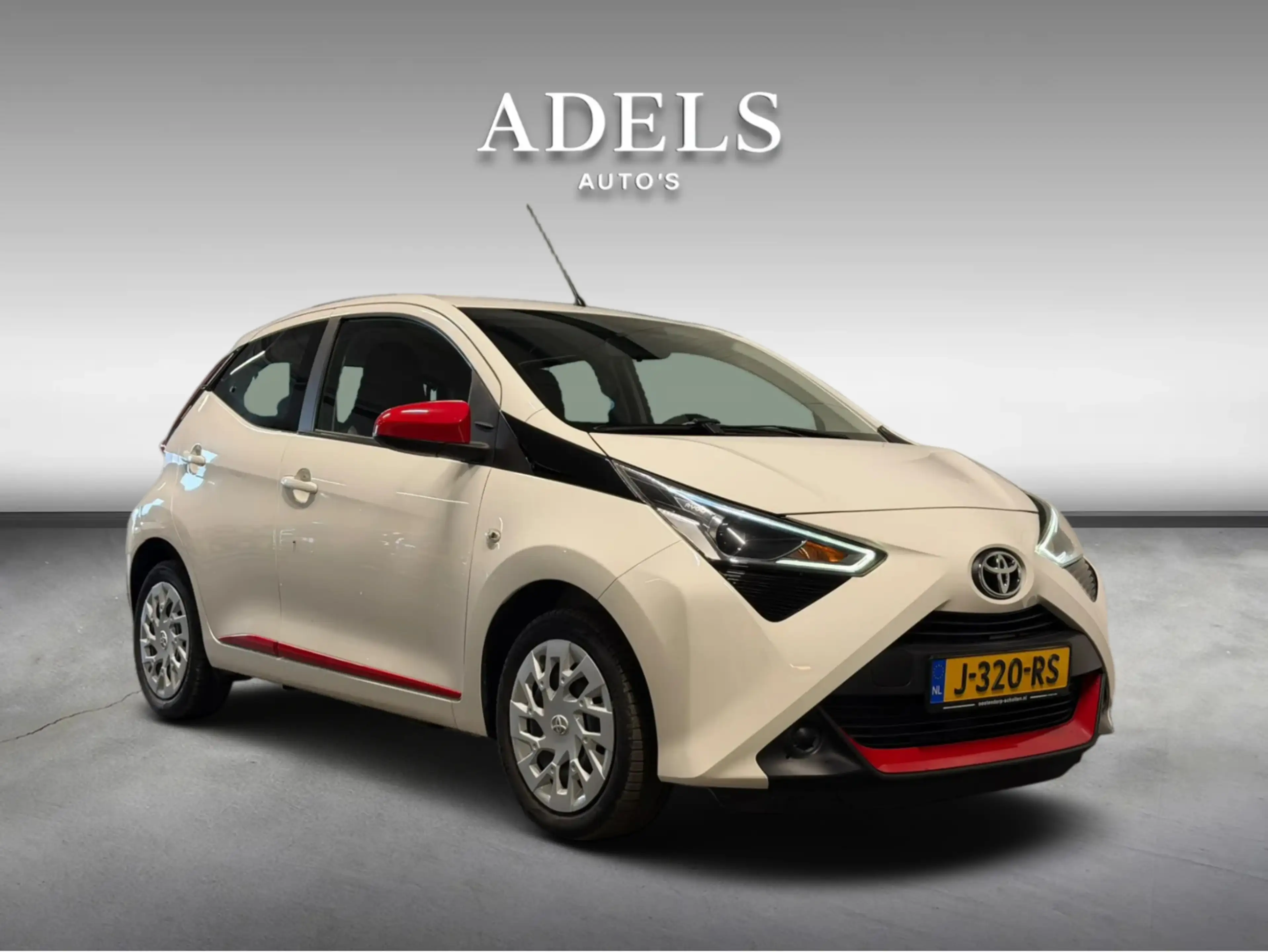 Toyota Aygo 1.0 VVT-i x-play NAVI NL Auto NAP Camera Cruise — photo 2