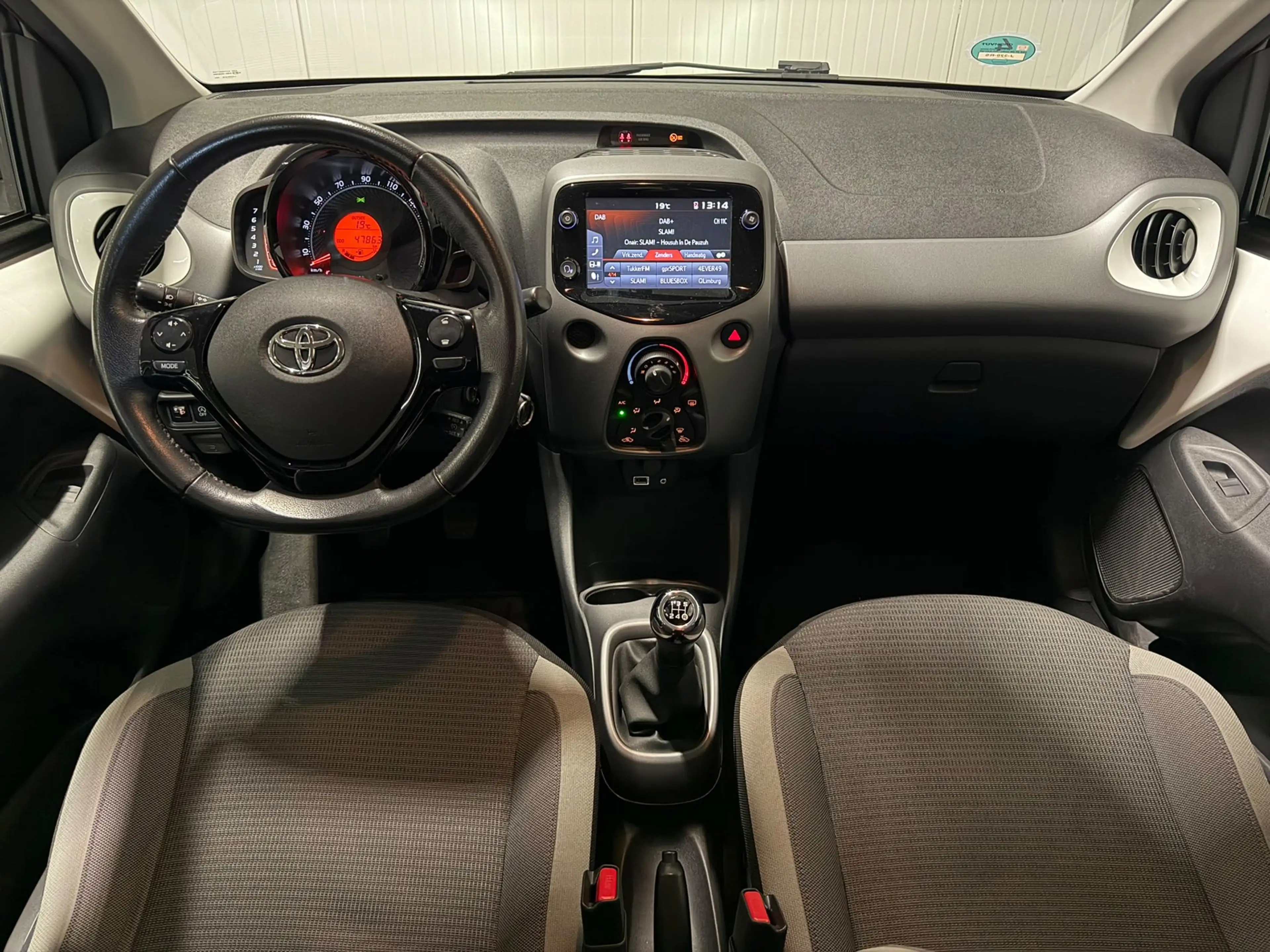 Toyota Aygo 1.0 VVT-i x-play NAVI NL Auto NAP Camera Cruise — photo 8