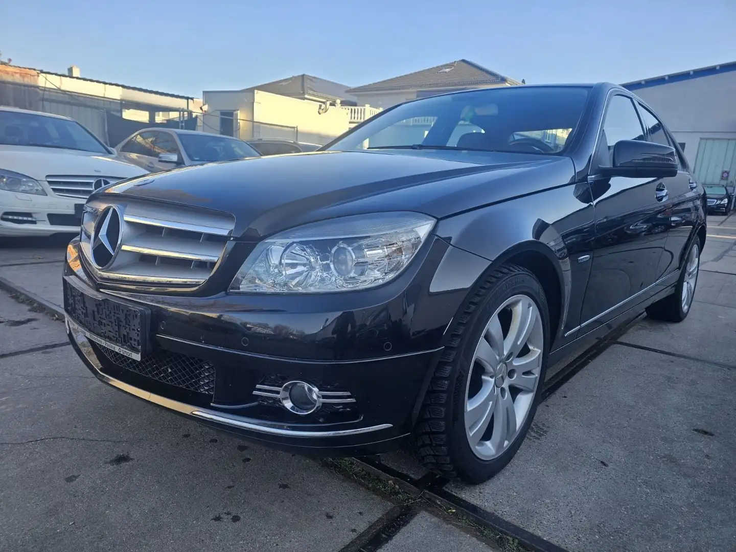 Mercedes-Benz C 180 Limousine CGI BlueEffi Avantgarde Garantie Noir - 1