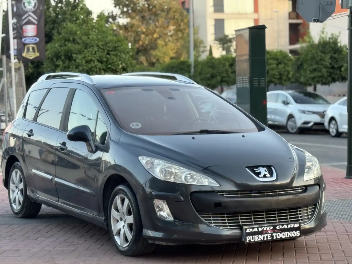Peugeot 308 SW 1.6HDI FAP Sportium Gris - 1