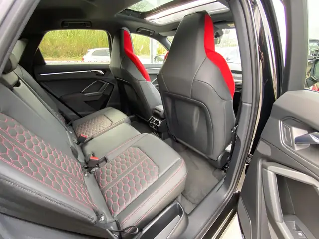Audi RS Q3 view 11