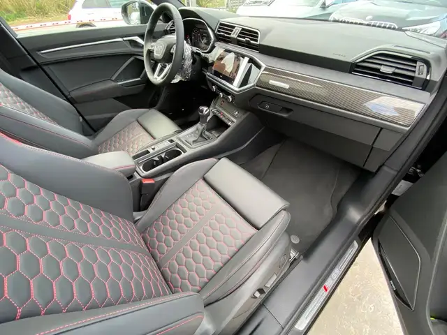 Audi RS Q3 view 6