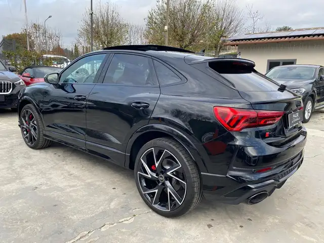 Audi RS Q3 view 12