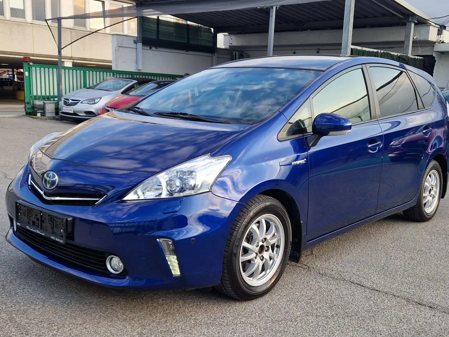 Toyota Prius+ Prius+ 1,8 VVT-i Hybrid Premium Blau - 1