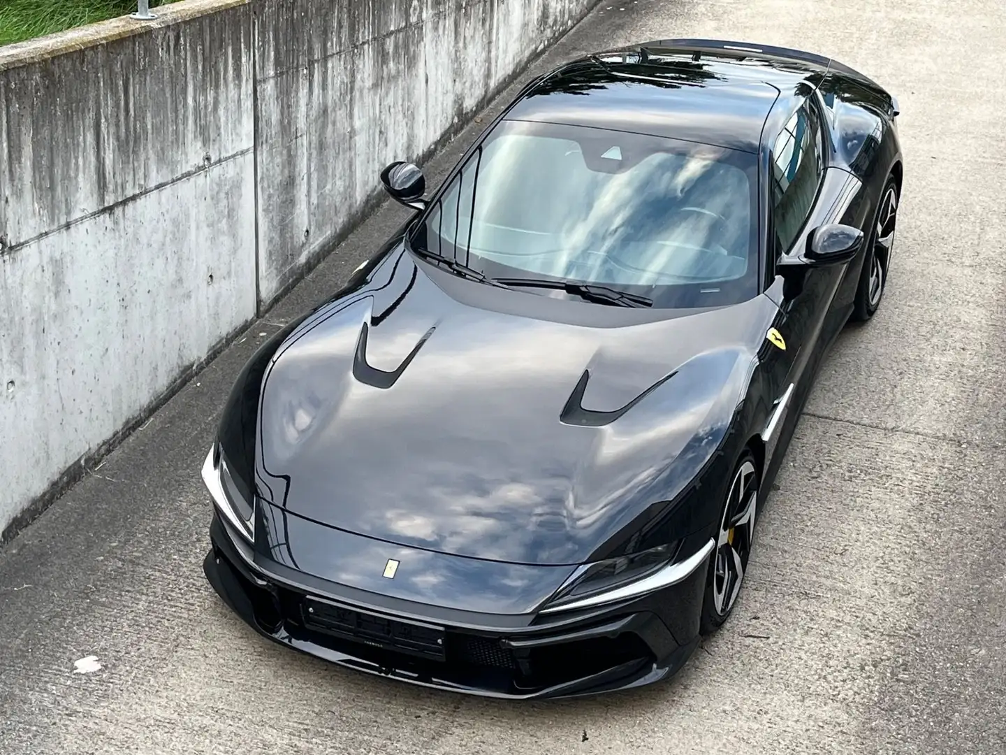 Ferrari 12Cilindri Carbon Pano Lift Voll Noir - 1