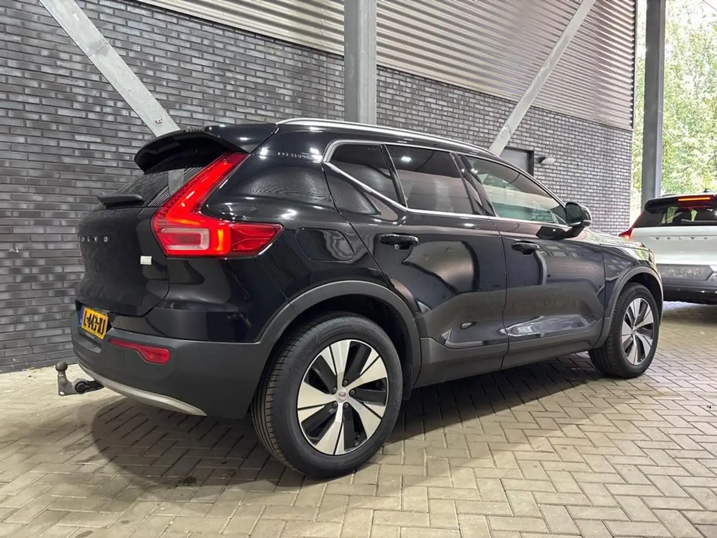 Volvo XC40 T4 Recharge Inscription Expression | Trekhaak | St Zwart - 2