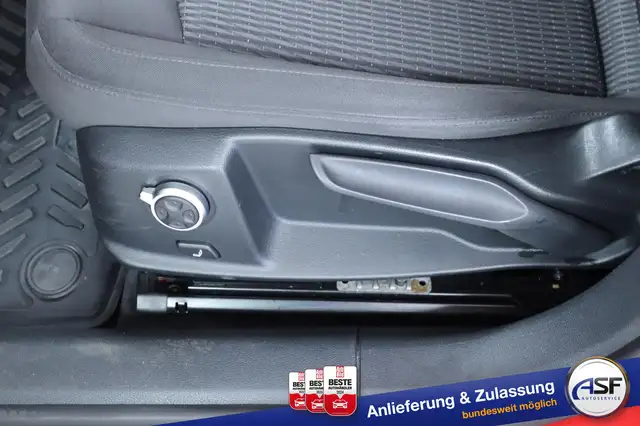 Audi A4 view 26
