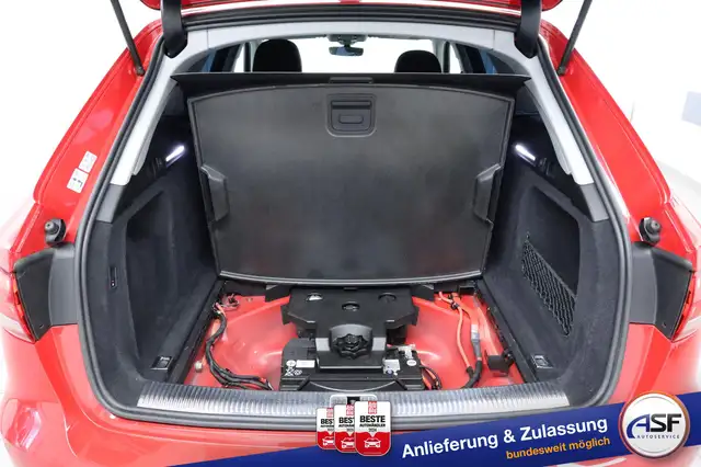 Audi A4 Avant view 11