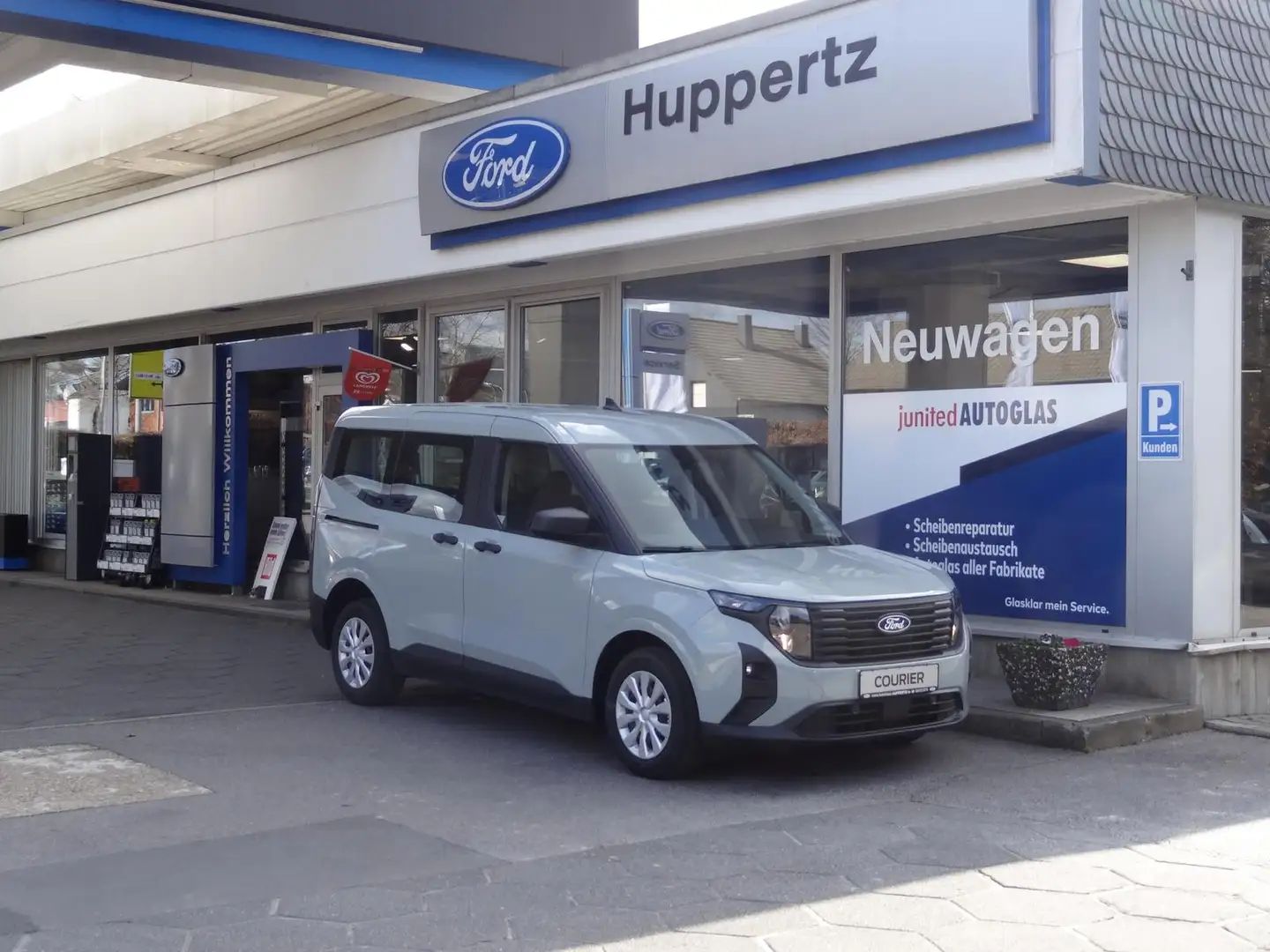 Ford Tourneo Courier 1.0 Trend AUT SYNC4 RFK PDCv+h Grau - 1