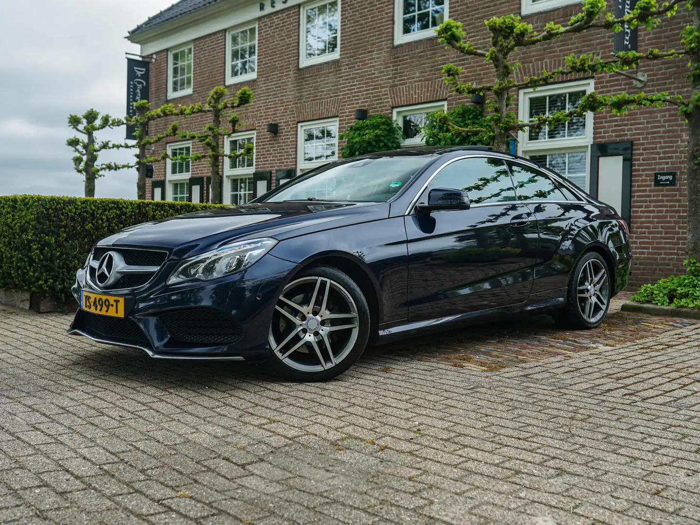 Mercedes-Benz E 350 Coupé AMG Pakket Aut. l Pano l LED l Leder l Trekh Blauw - 1