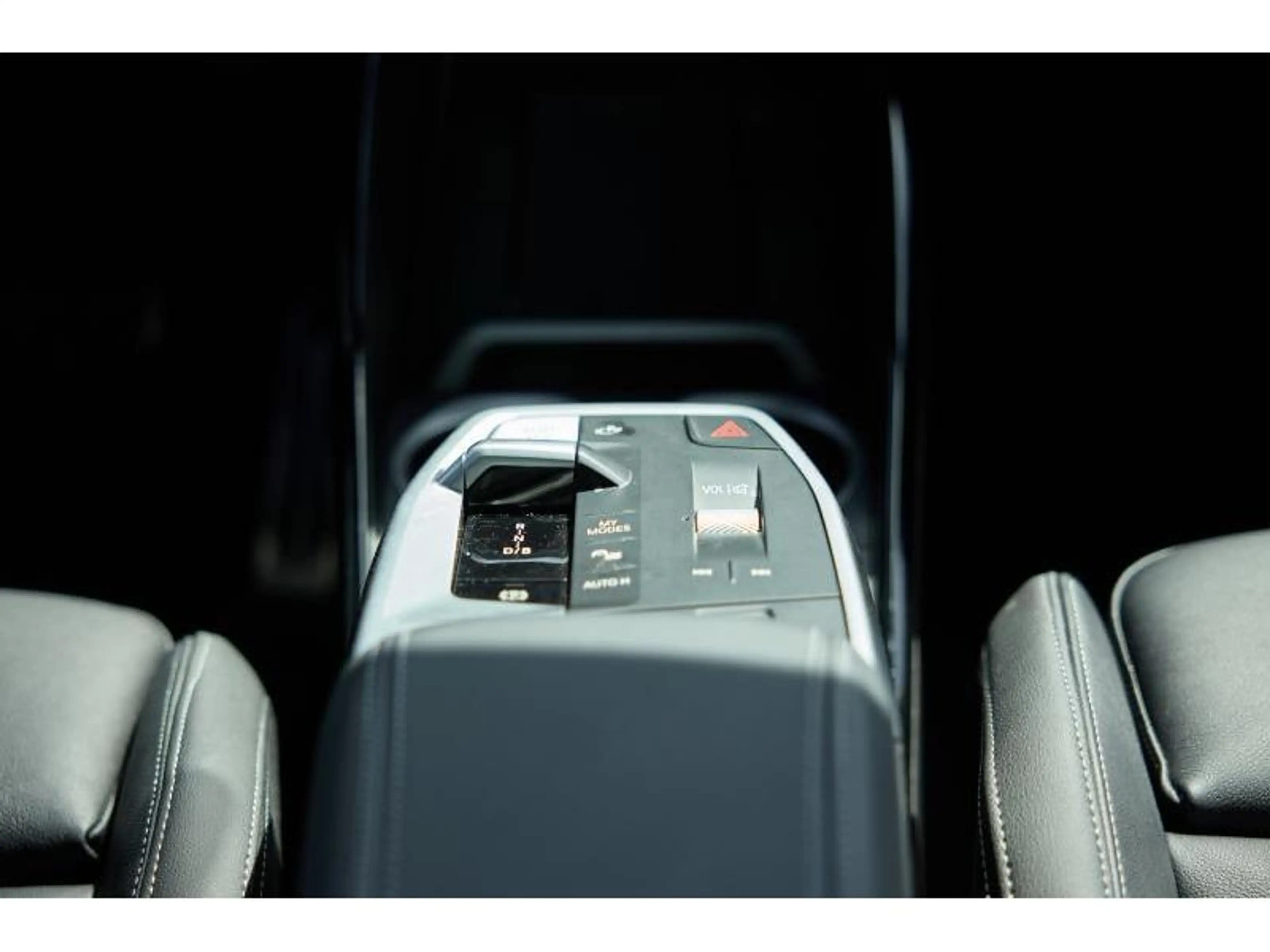BMW iX2 iX2 eDrive20 — photo 14