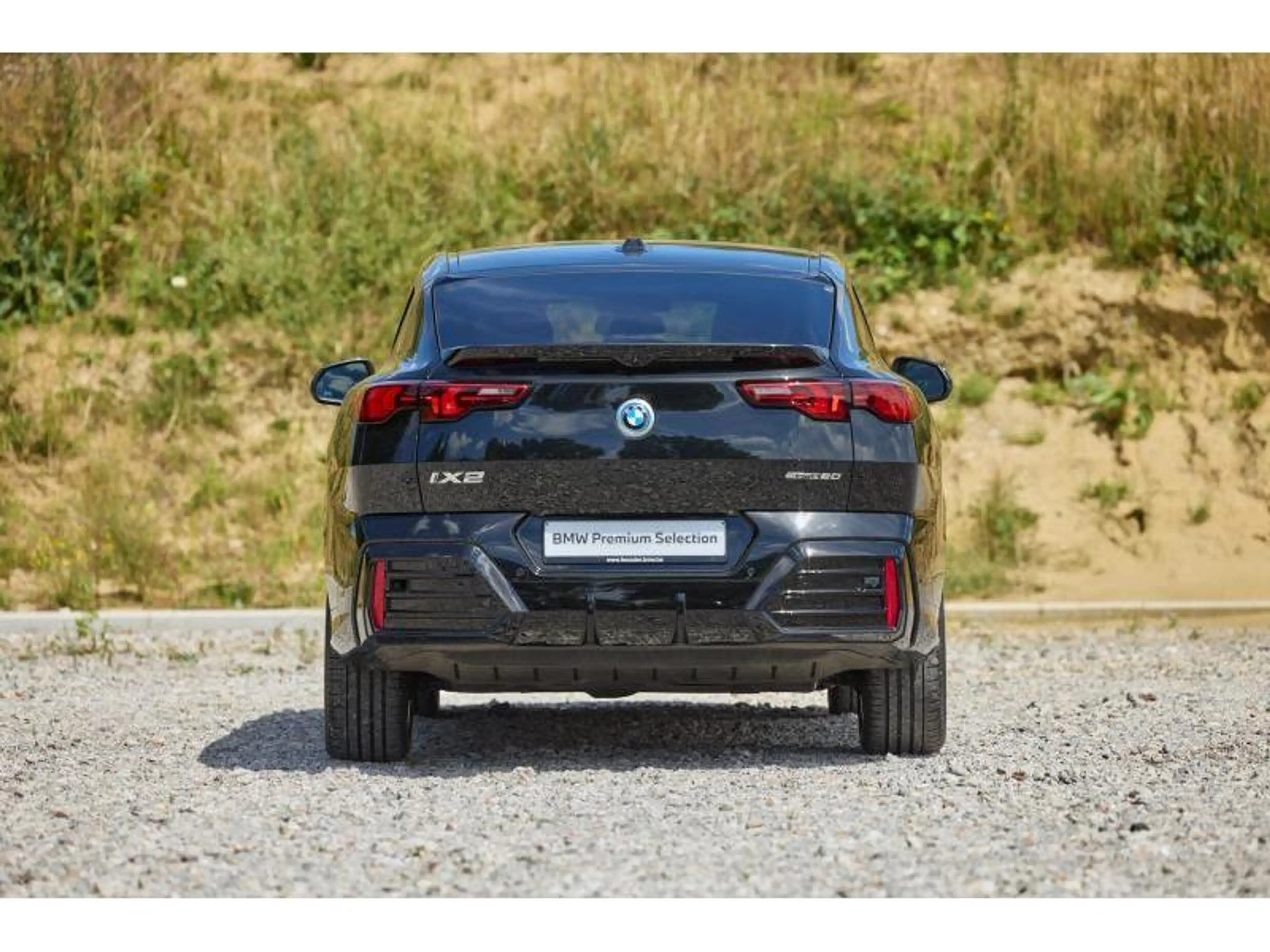 BMW iX2 iX2 eDrive20 — photo 4