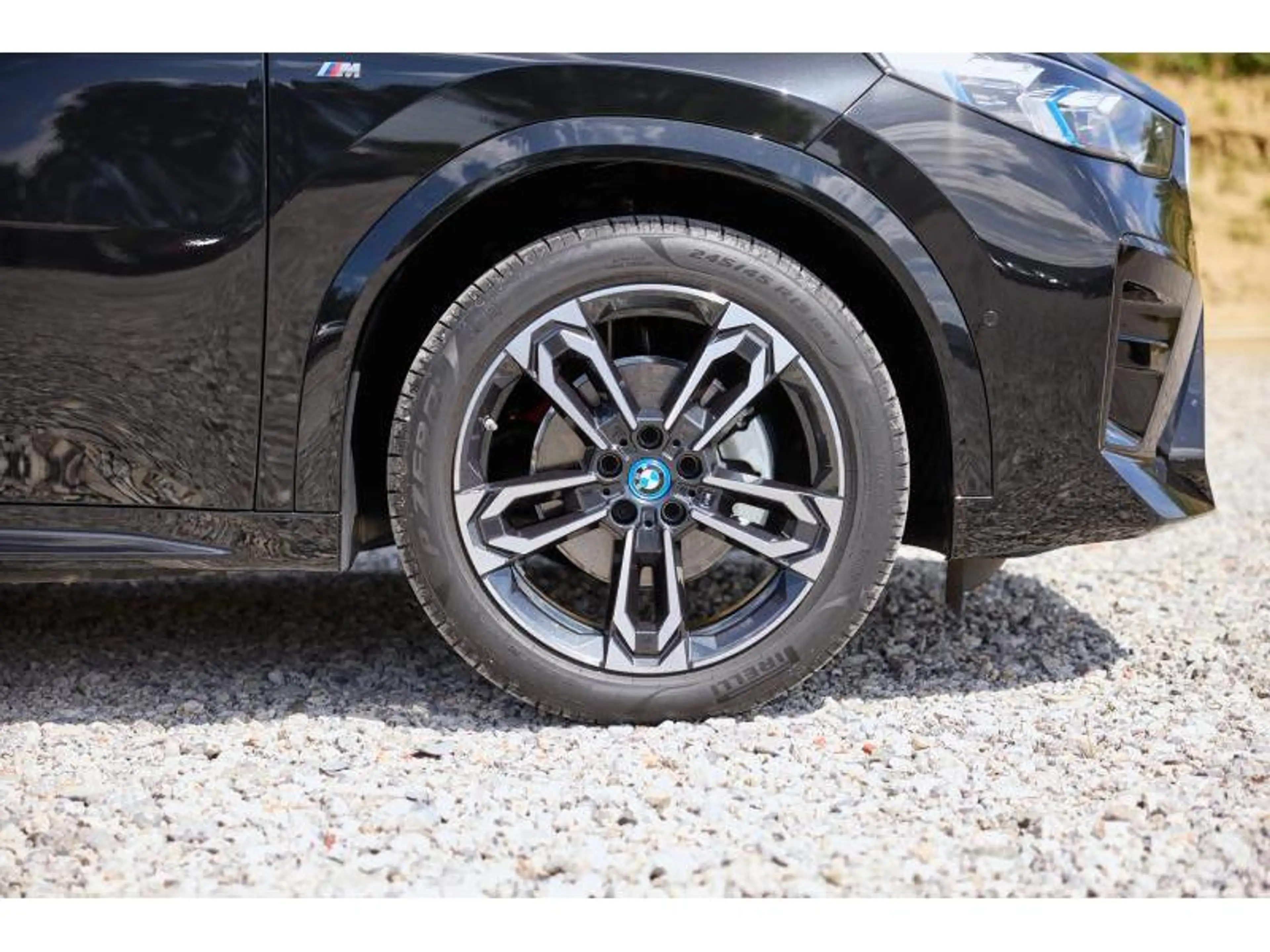 BMW iX2 iX2 eDrive20 — photo 8