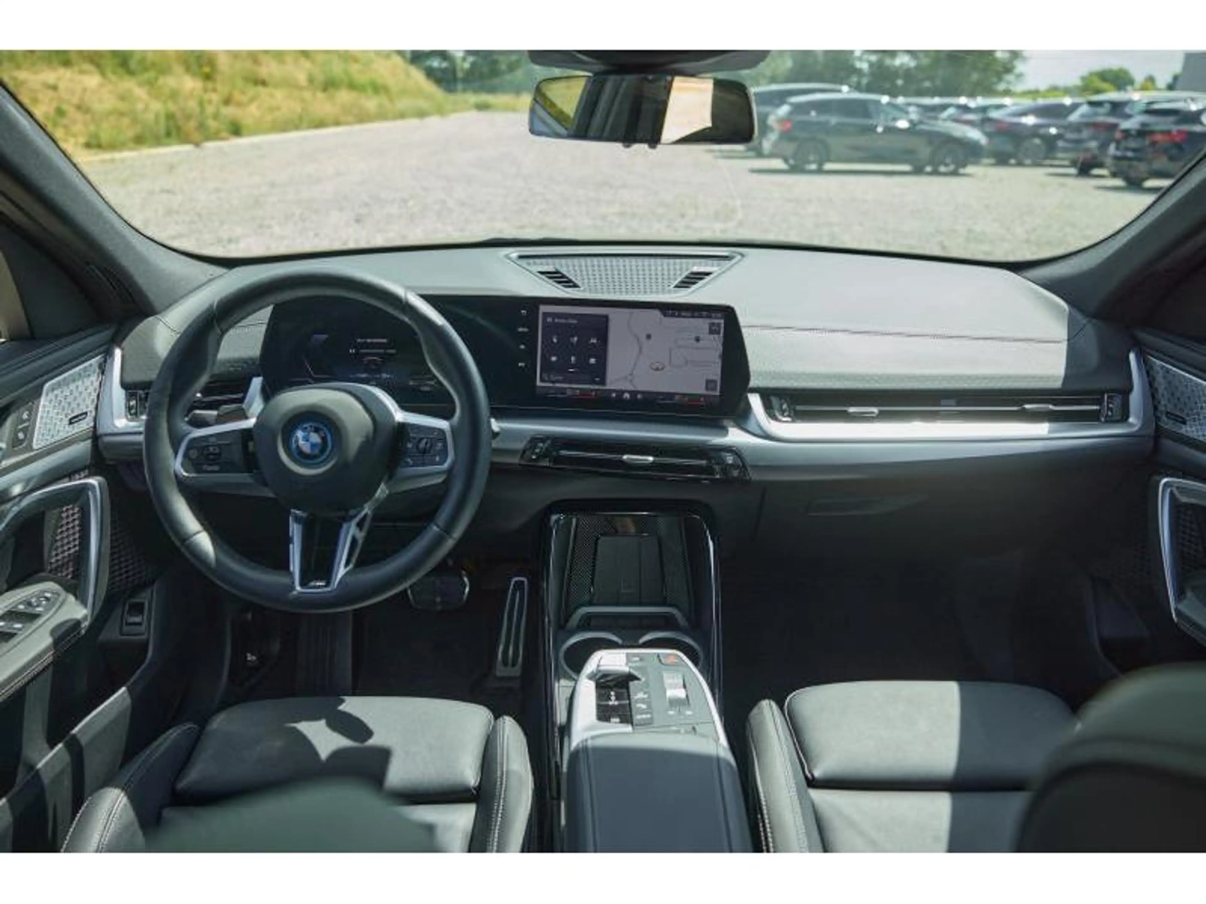 BMW iX2 iX2 eDrive20 — photo 7