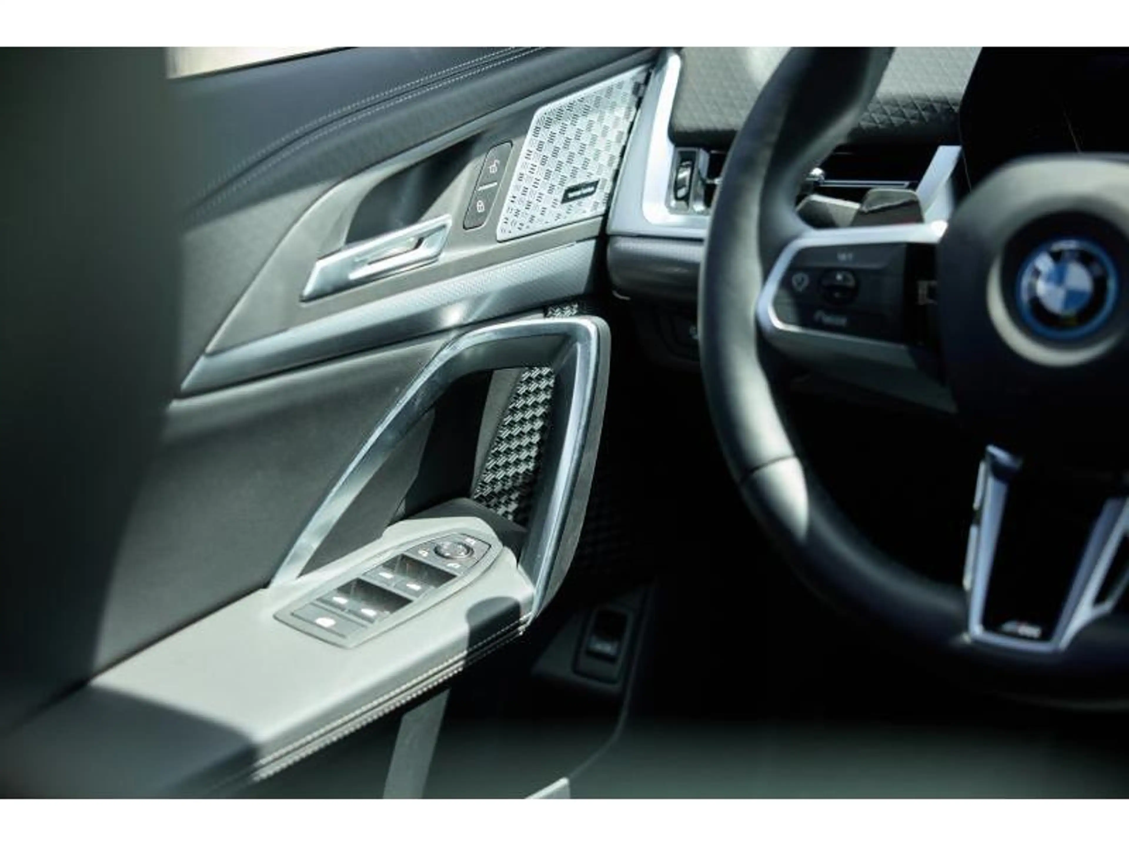 BMW iX2 iX2 eDrive20 — photo 13
