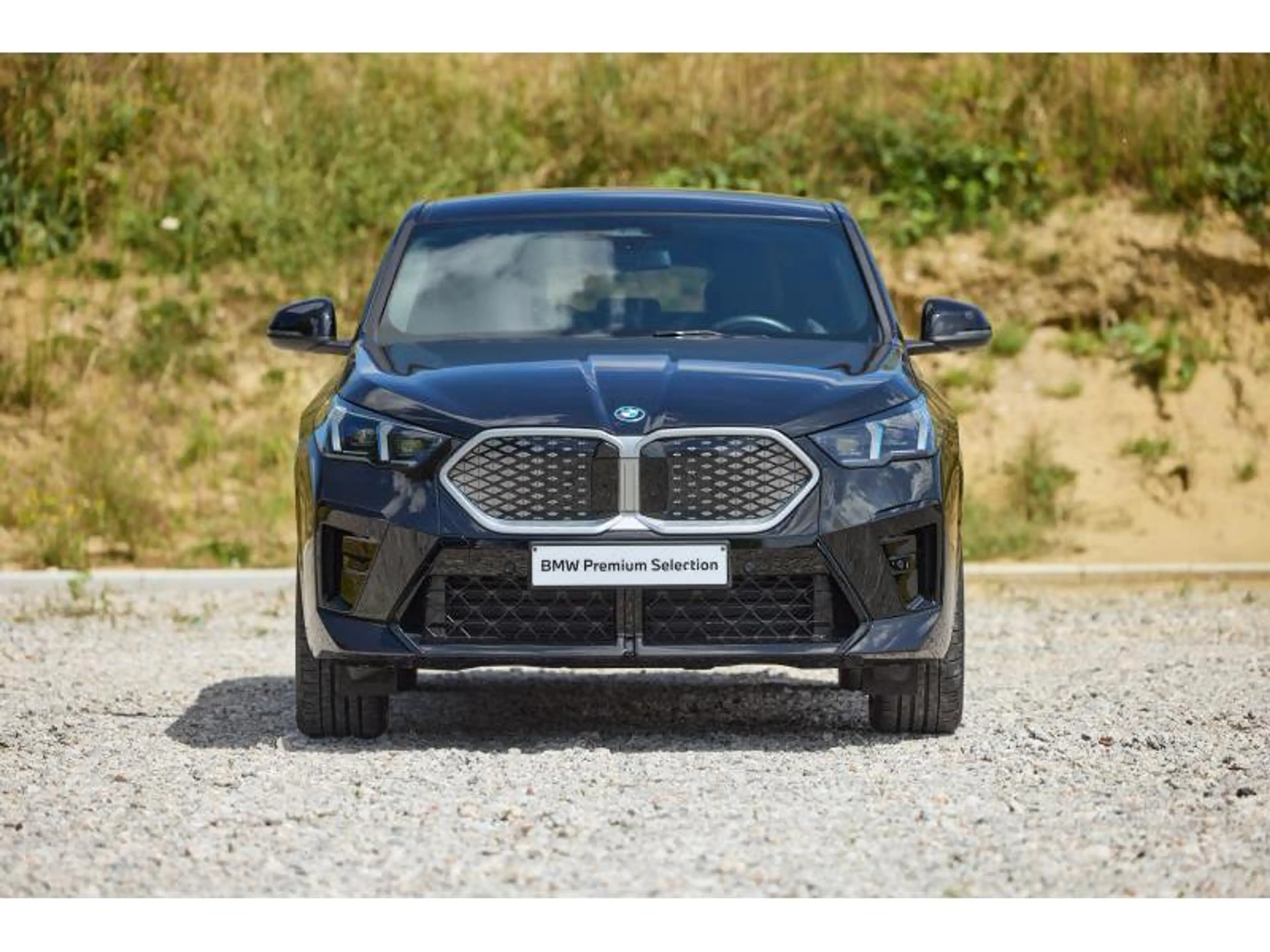 BMW iX2 iX2 eDrive20 — photo 2