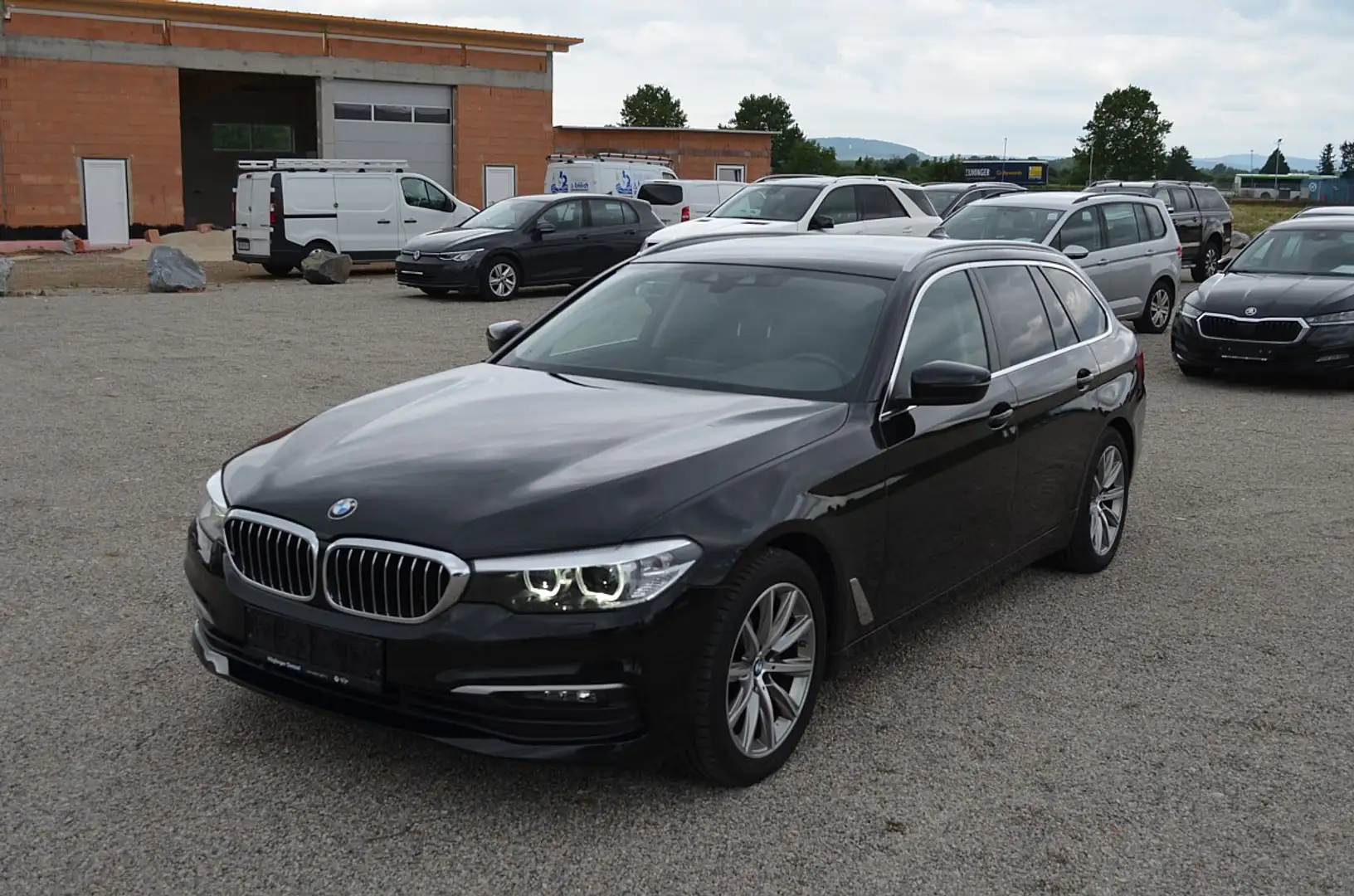 BMW 520 d xDrive Touring Aut. Schwarz - 1