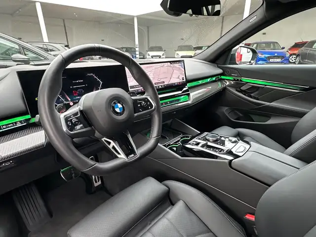 BMW 5 Series view 12