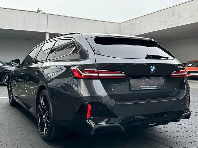 BMW 5 Series view 8
