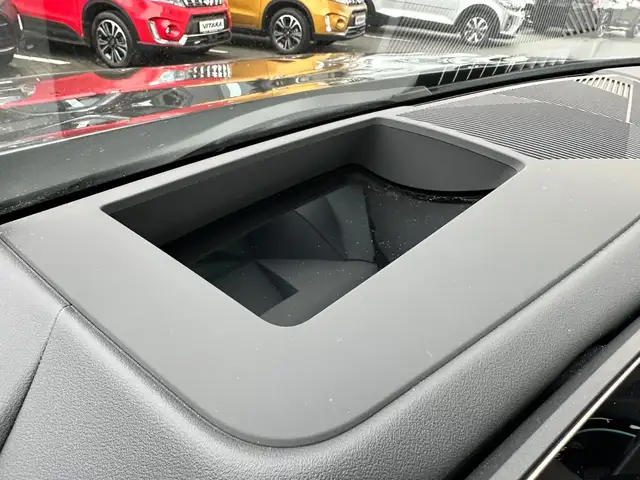 BMW 5 Series view 5