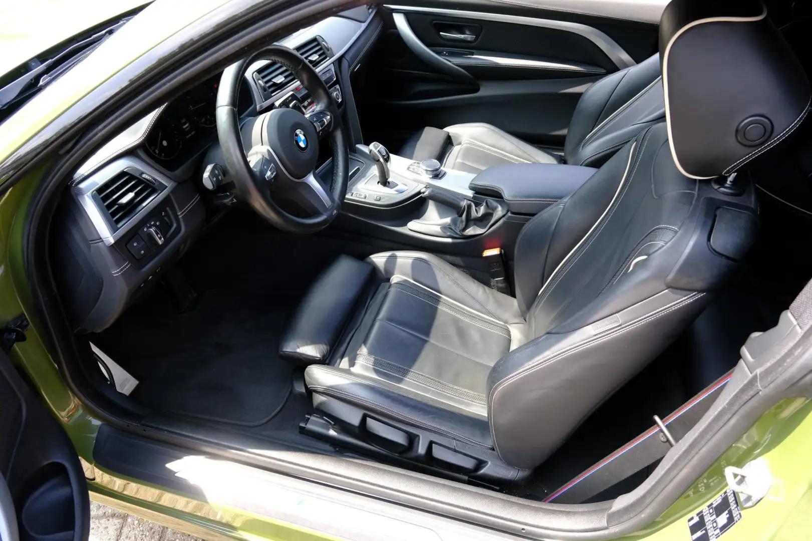 BMW 420 4-serie Coupé 420i 184pk M Sport Aut. Leder|Sporst Groen - 2