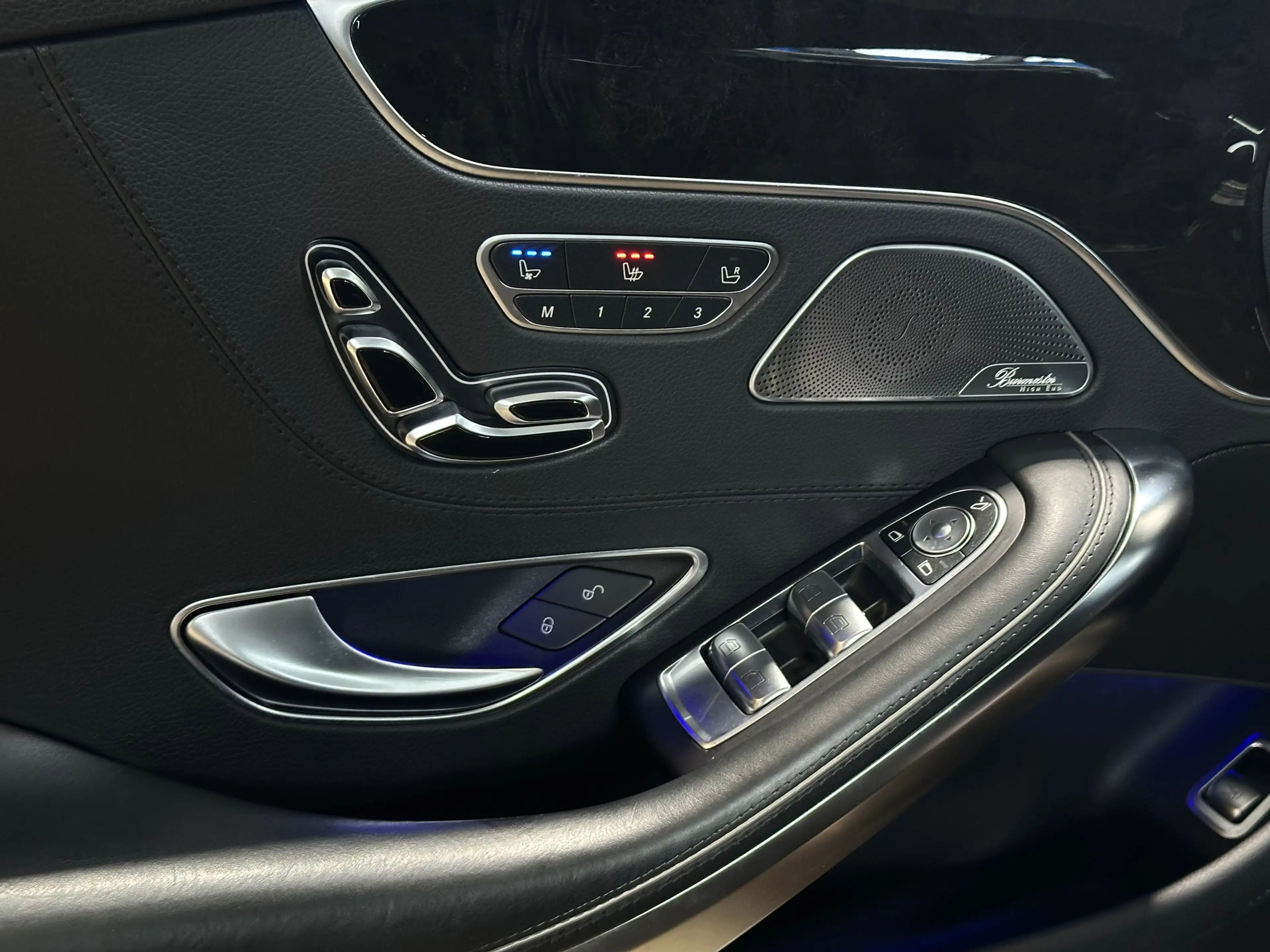 Mercedes-Benz S 63 AMG 4Matic+ Leder Pano HUD ACC Night Vision — photo 13