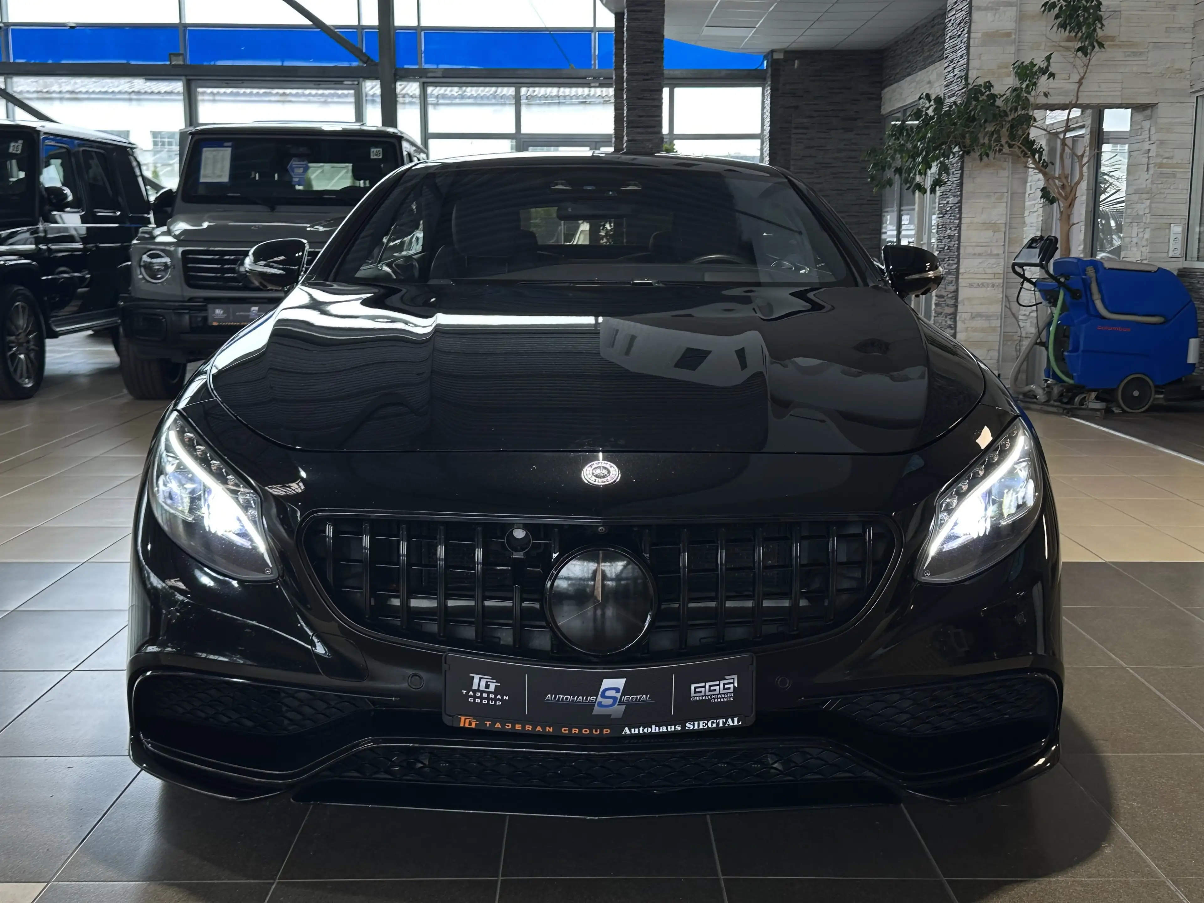 Mercedes-Benz S 63 AMG 4Matic+ Leder Pano HUD ACC Night Vision — photo 2