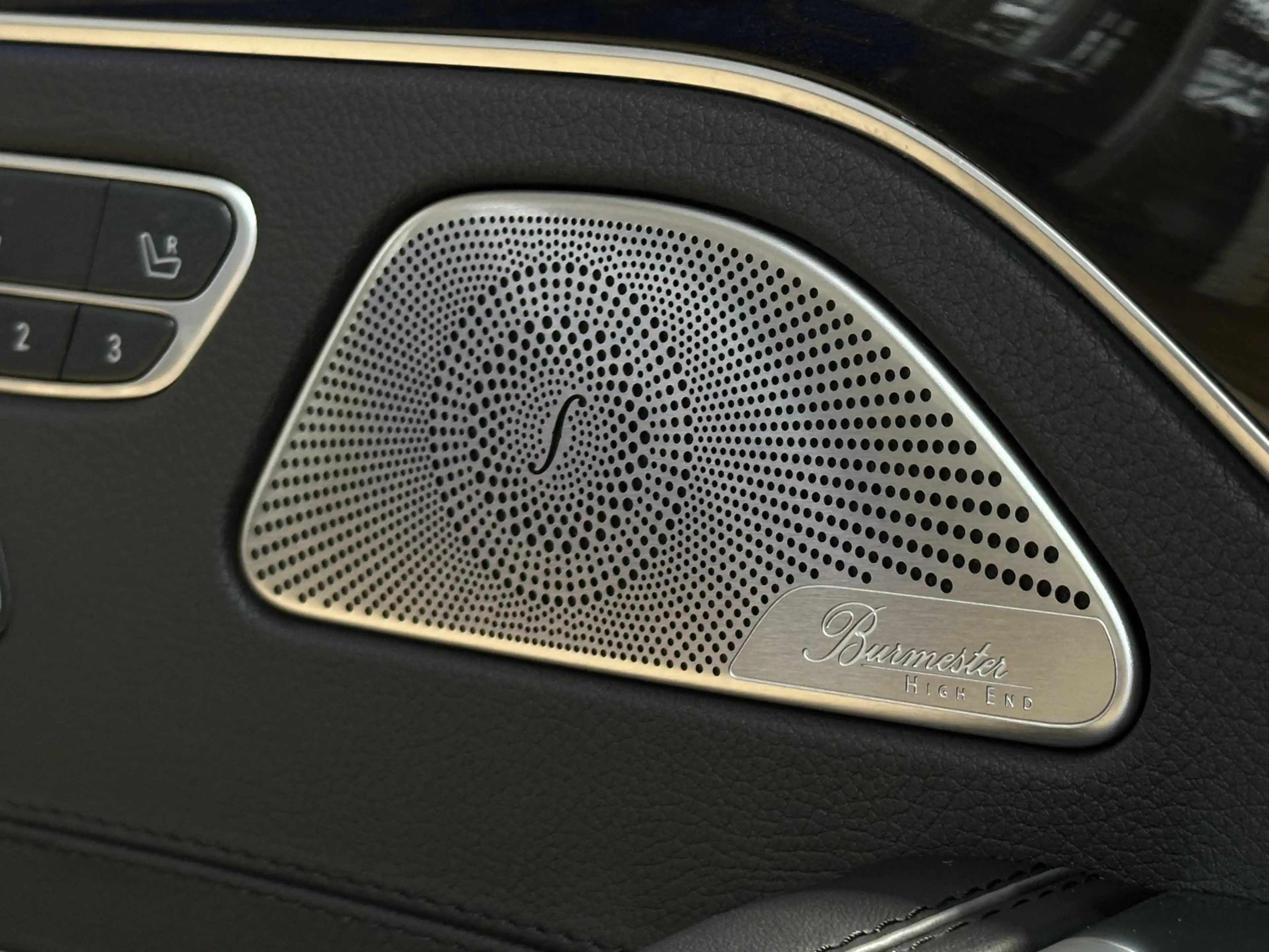 Mercedes-Benz S 63 AMG 4Matic+ Leder Pano HUD ACC Night Vision — photo 14