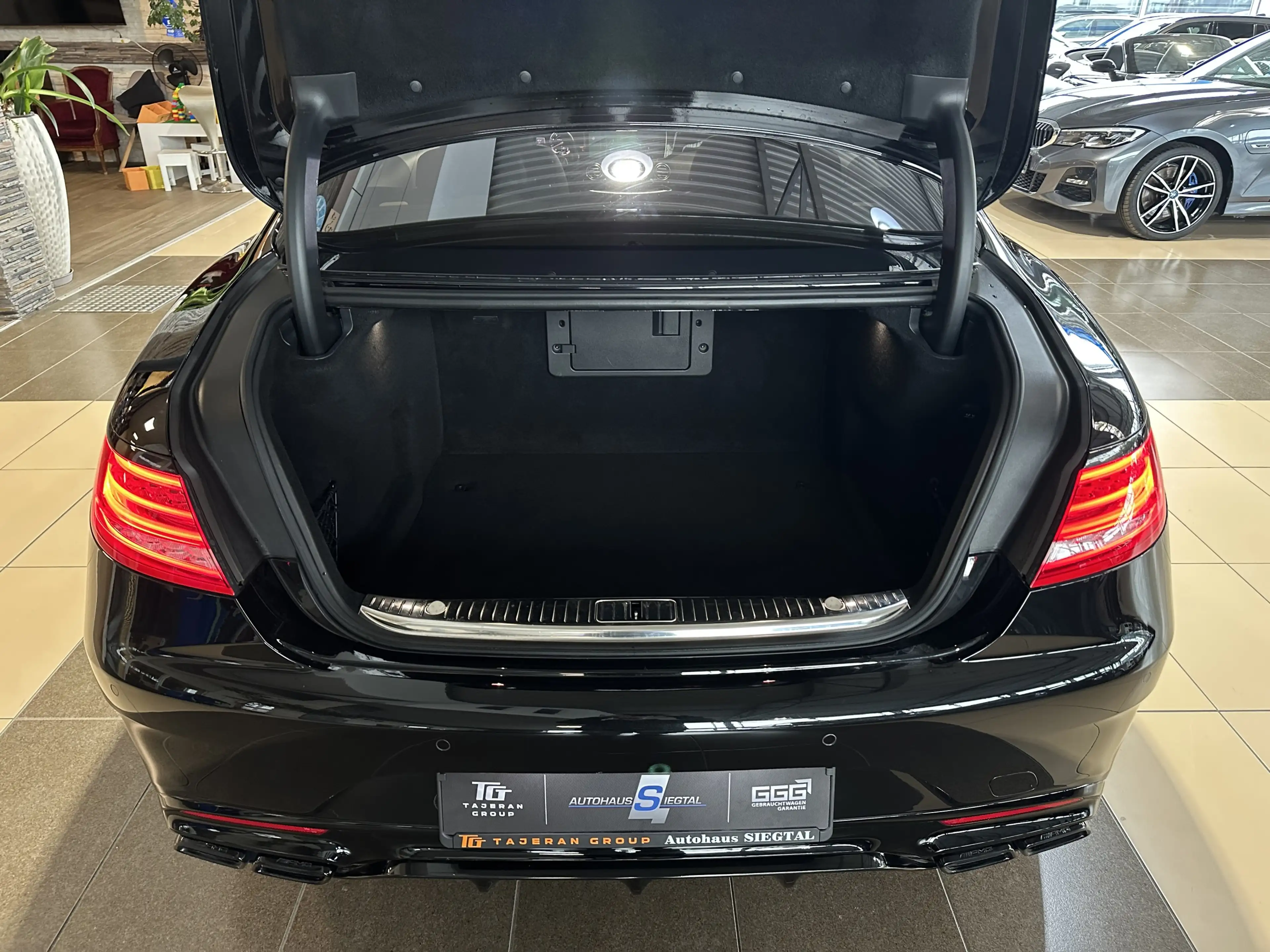 Mercedes-Benz S 63 AMG 4Matic+ Leder Pano HUD ACC Night Vision — photo 6