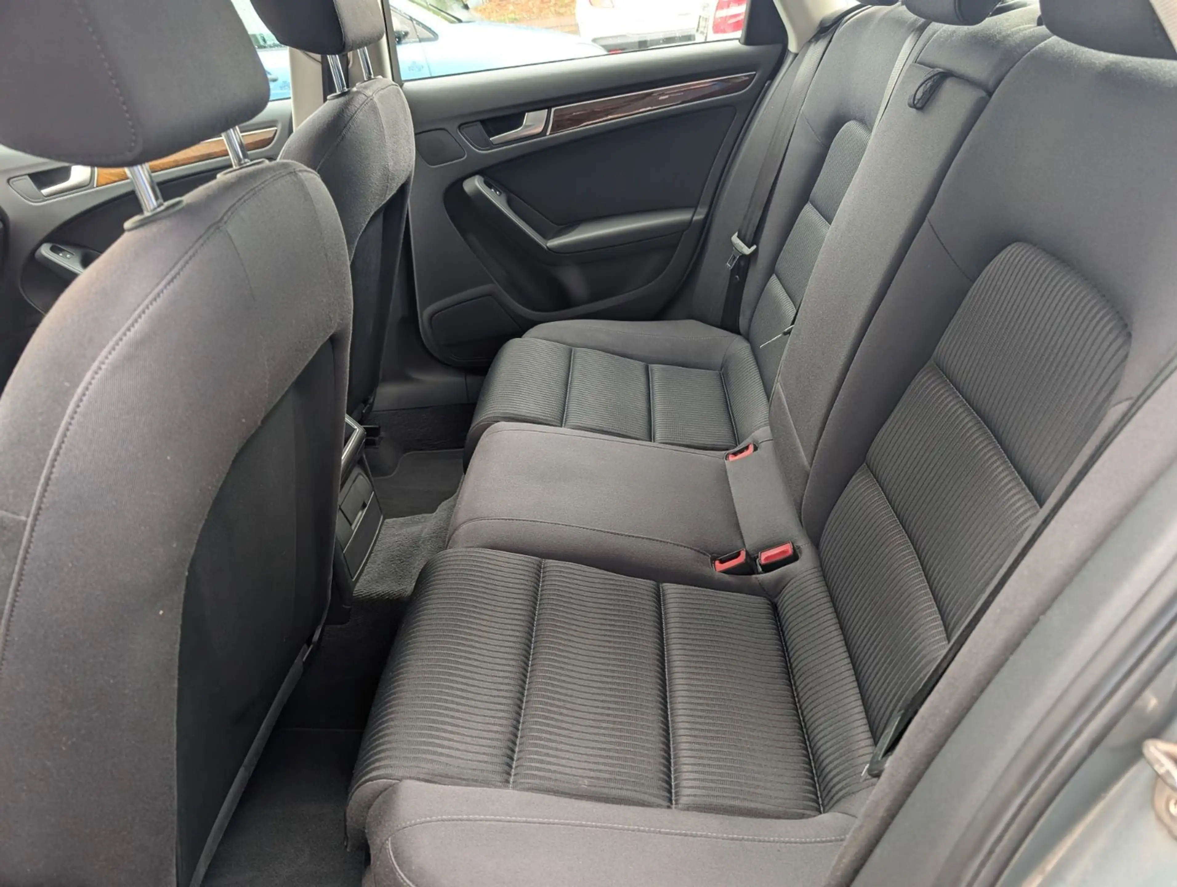 Audi A4 2.0 TDI (DPF) Attraction — photo 6