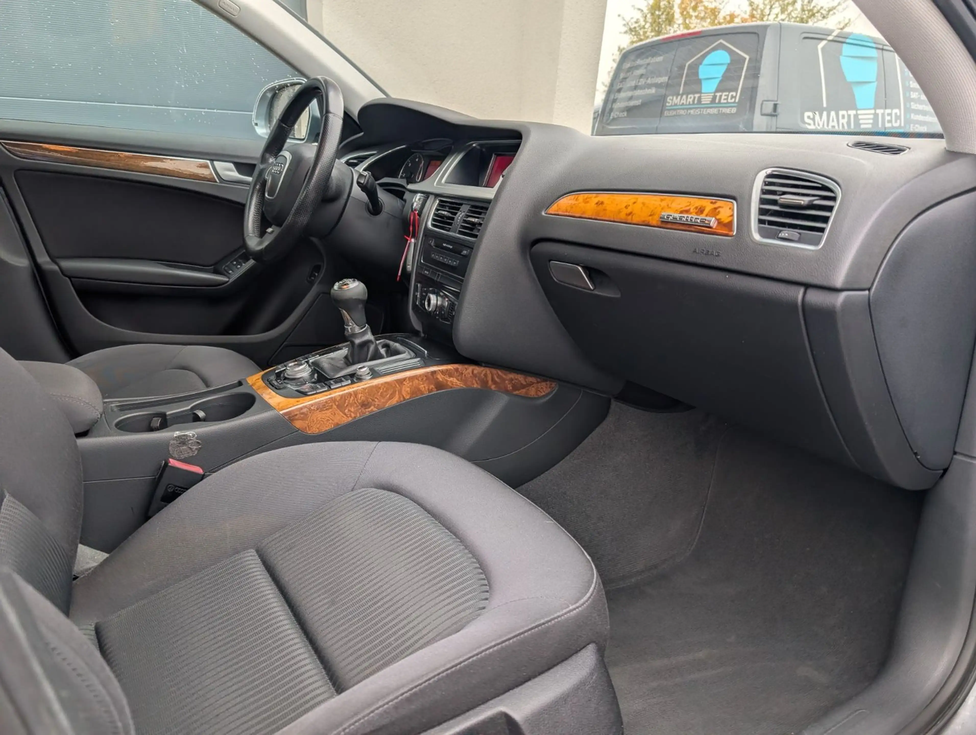 Audi A4 2.0 TDI (DPF) Attraction — photo 7