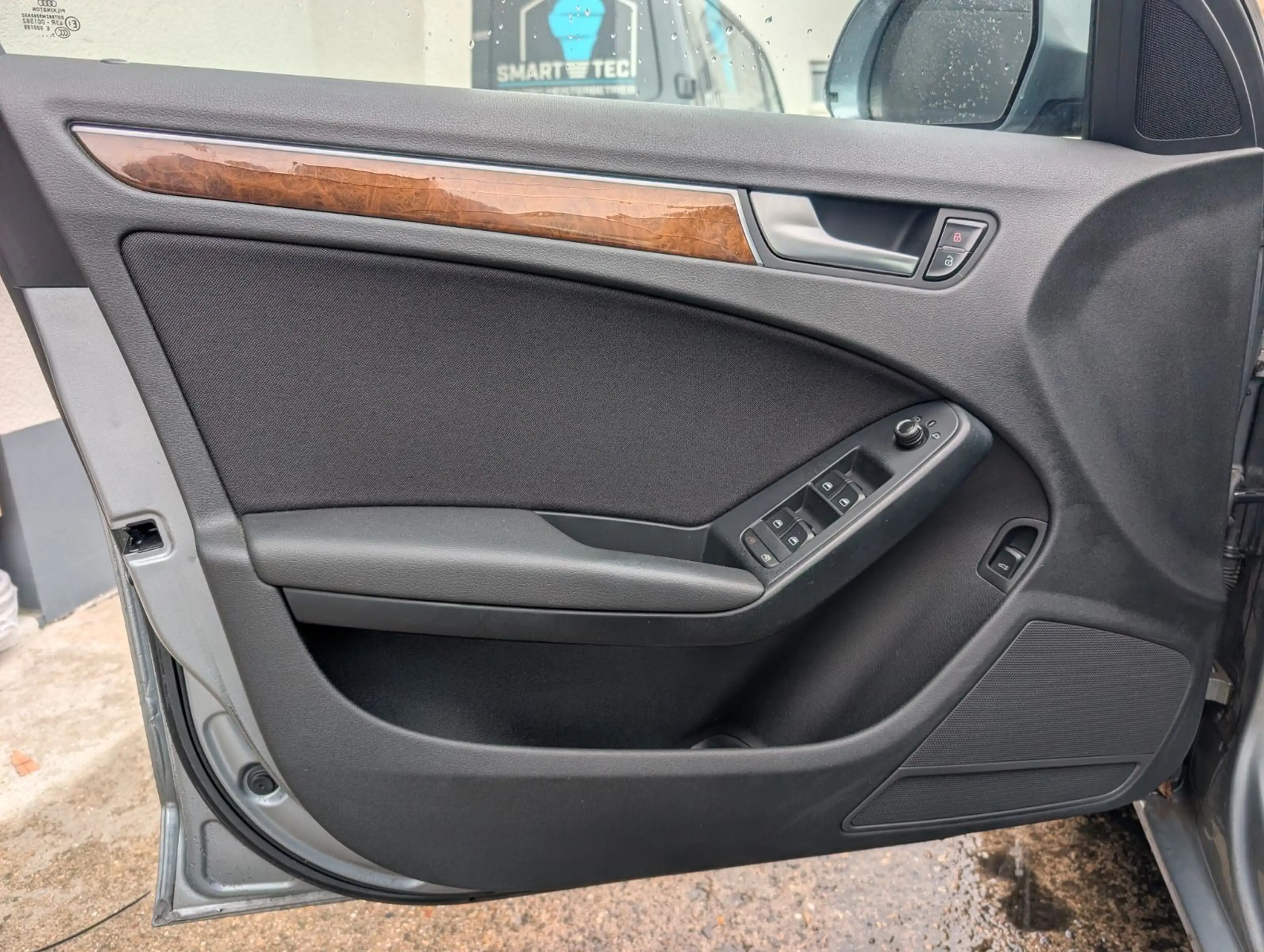 Audi A4 2.0 TDI (DPF) Attraction — photo 9