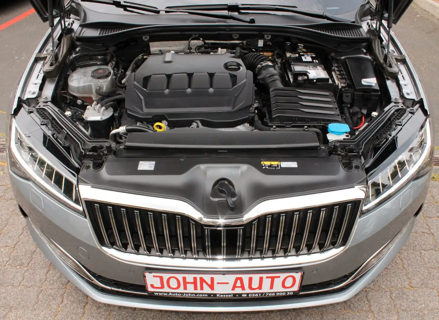 Skoda Superb Combi Premium Edition 4x4 *Leder*Standhzg Grigio - 2