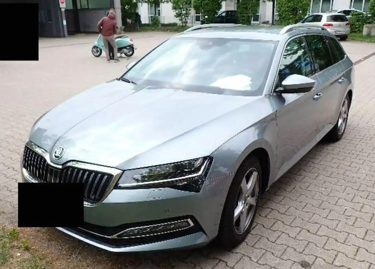 Skoda Superb Combi Premium Edition 4x4 *Leder*Standhzg Grau - 1