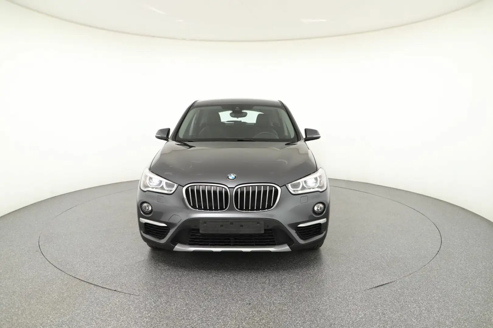 BMW X1 X1 xDrive 20i xLine LED+NAVI+AHK+RFK+TEMP+ Grau - 2