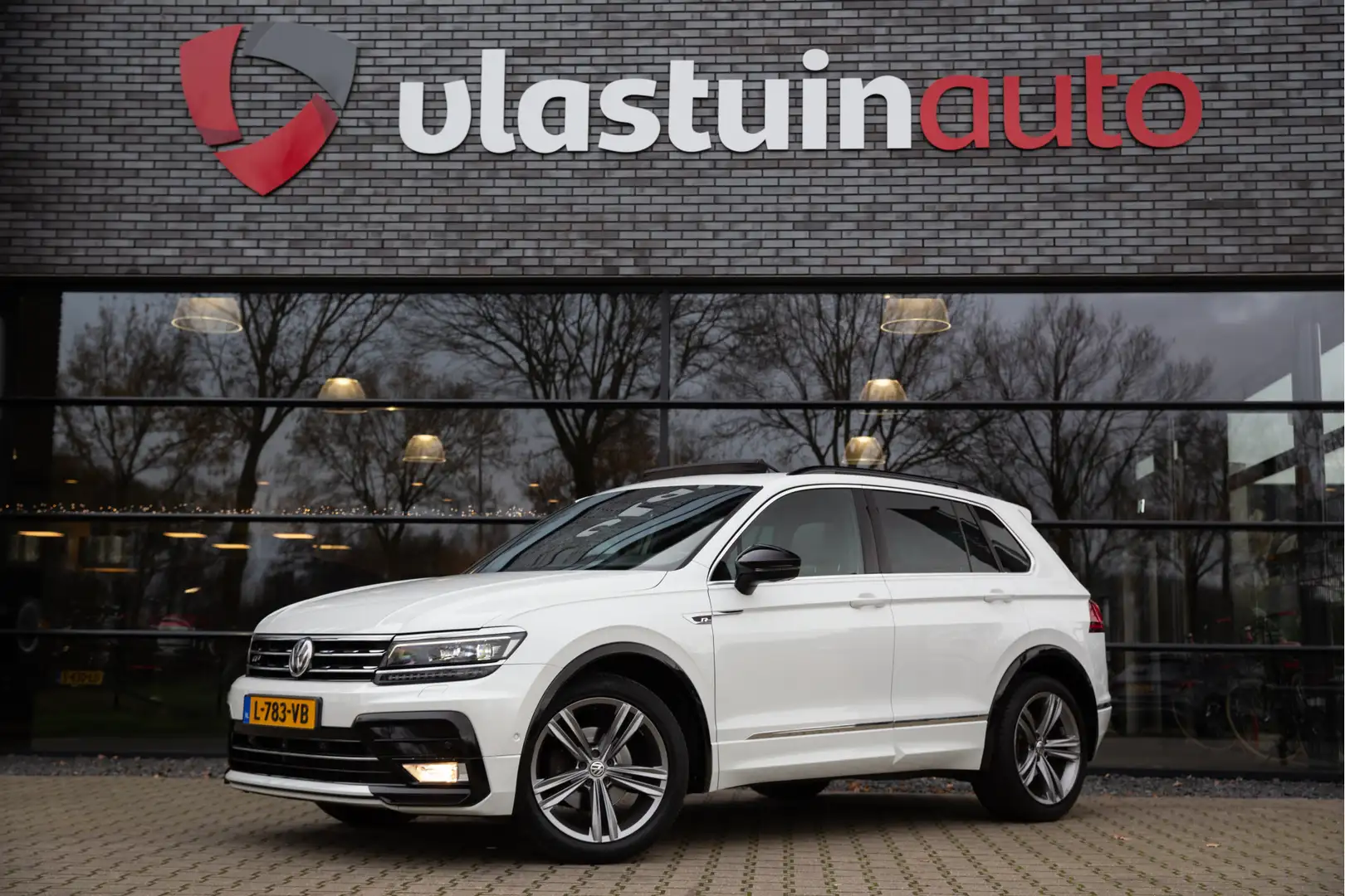 Volkswagen Tiguan 1.4 TSI ACT R-line , Panoramadak, Trekhaak, Bianco - 1