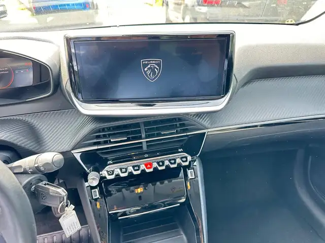 Peugeot 208 view 8