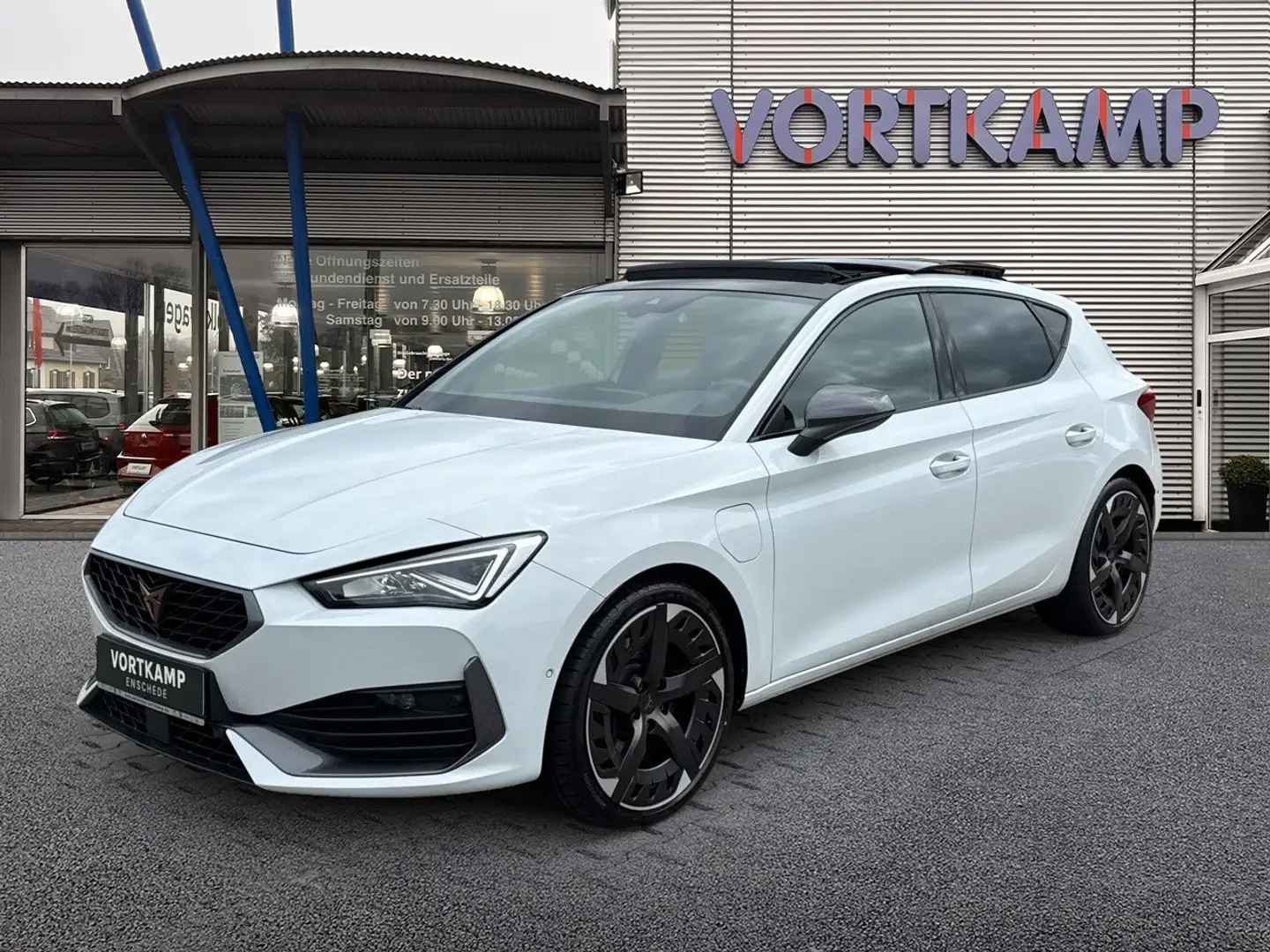 CUPRA Leon VZ e-Hybrid Pano/Memory/FullLink Wit - 2