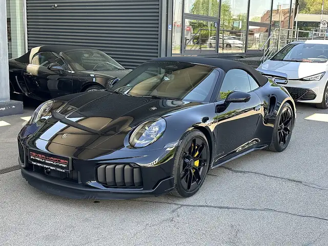 Porsche 992 911 992.2 Carrera Cabrio Turbo S PDK / SportDes... Ansicht 45