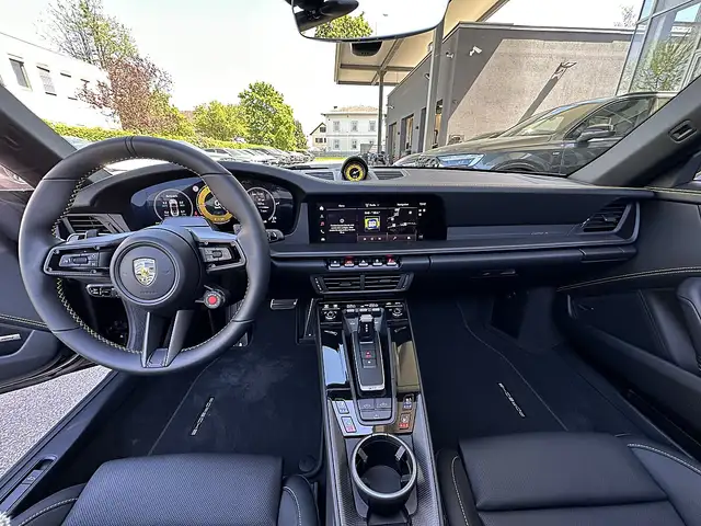 Porsche 992 911 992.2 Carrera Cabrio Turbo S PDK / SportDes... Ansicht 30