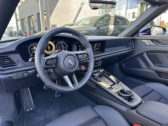 Porsche 992 911 992.2 Carrera Cabrio Turbo S PDK / SportDes... Ansicht 29