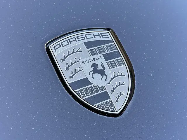 Porsche 992 911 992.2 Carrera Cabrio Turbo S PDK / SportDes... Ansicht 7