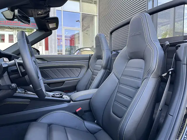 Porsche 992 911 992.2 Carrera Cabrio Turbo S PDK / SportDes... Ansicht 25
