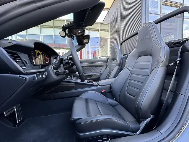 Porsche 992 911 992.2 Carrera Cabrio Turbo S PDK / SportDes... Ansicht 24