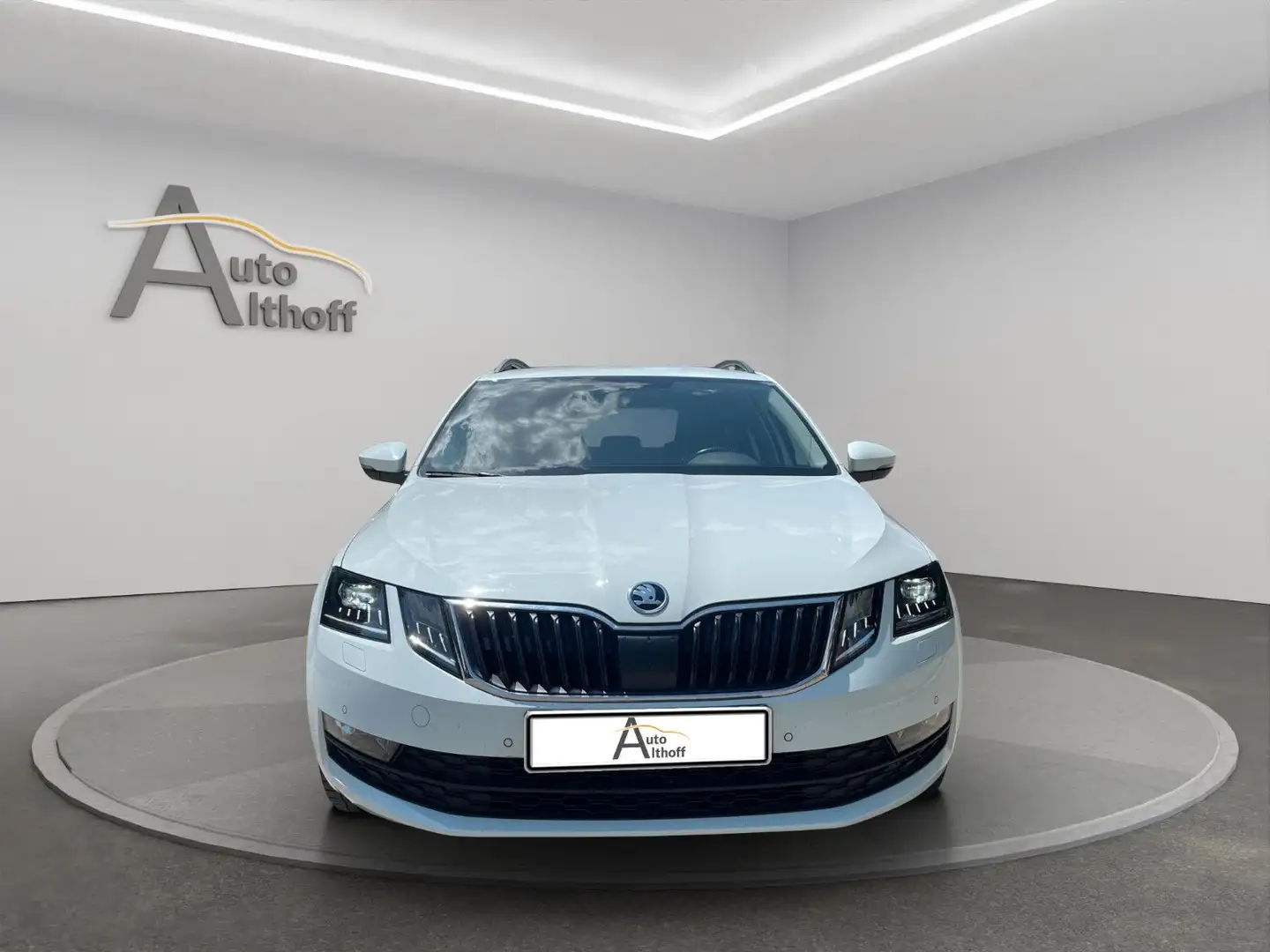 Skoda Octavia Combi Clever 1.5 TSI SHZ PDC LED NAVI Wit - 2