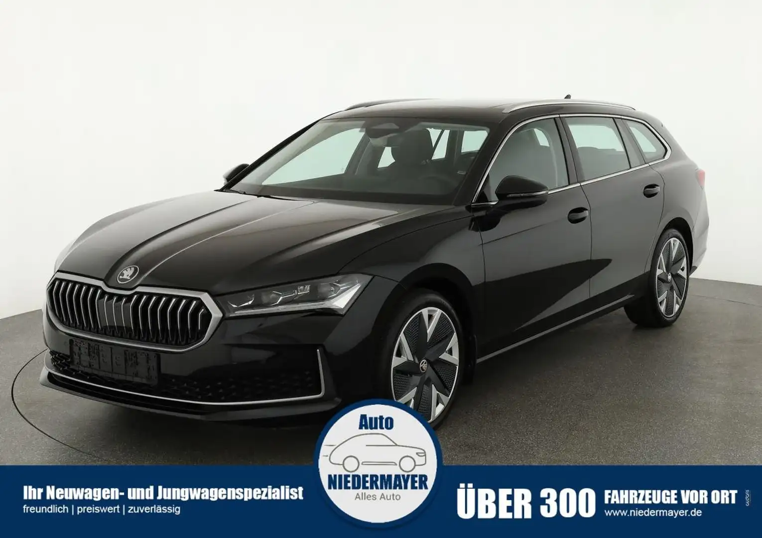 Skoda Superb Combi TDI DSG 4x4 Selection, Standheizung, Pano, A Schwarz - 1