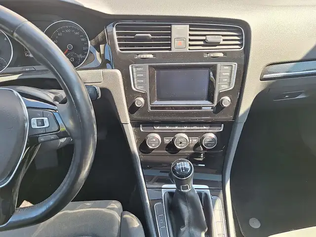 Volkswagen Golf view 13