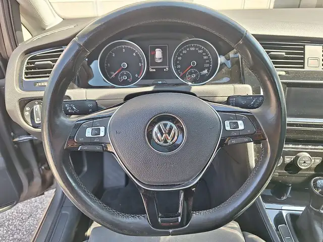 Volkswagen Golf view 11